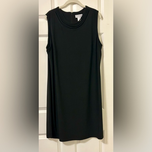 NorthStyle Dresses & Skirts - NorthStyle long black boatneck sleeveless dress size 1X